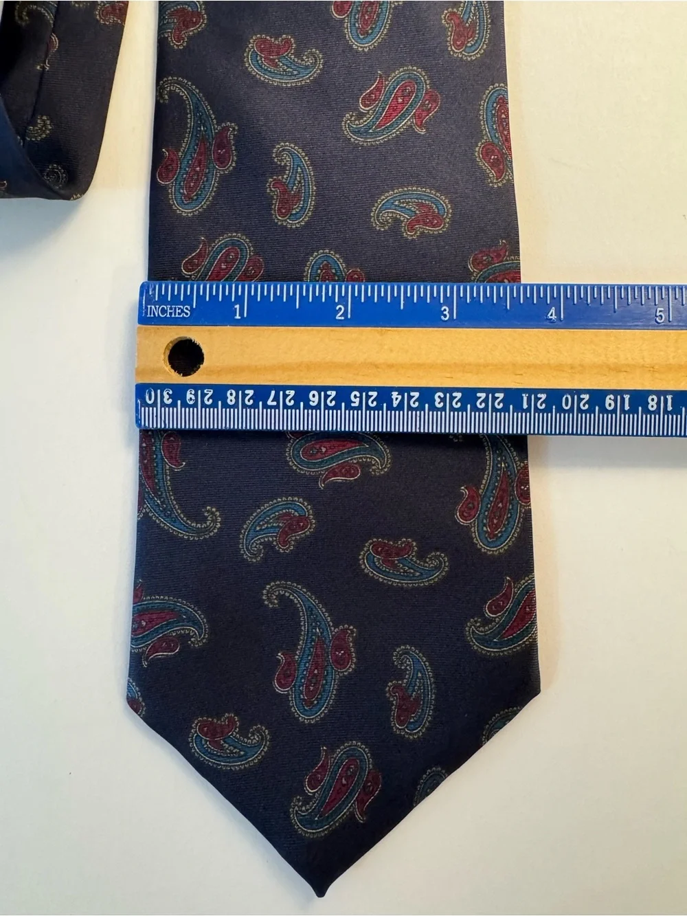 Vintage 100% silk Wembley Mens Neck Tie